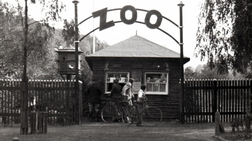 Der Eingang des Saarbrücker Zoos Zooeingang im Deutschmühlental