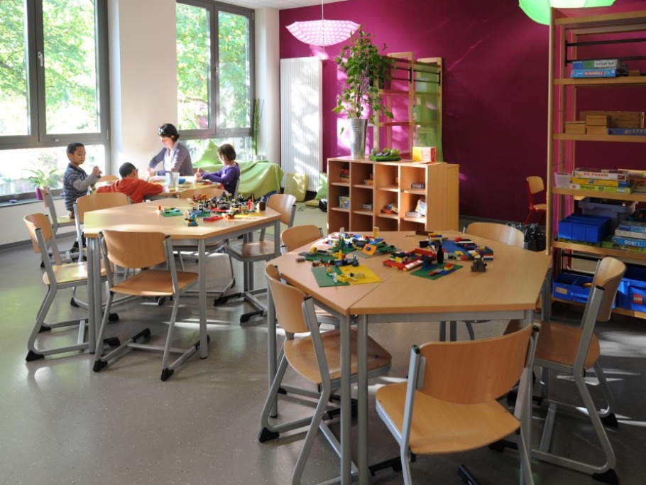 Erweiterungsbau der Grundschule St. Arnual - hier findet u.a. die Nachmittagsbetreuung statt Erweiterungsbau der Grundschule St. Arnual - hier findet u.a. die Nachmittagsbetreuung statt