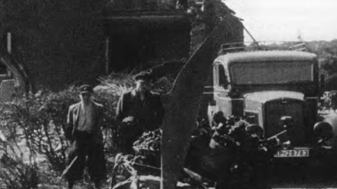 Straße auf dem Rodenhof nach dem 2. Weltkrieg Straße auf dem Rodenhof nach dem 2. Weltkrieg