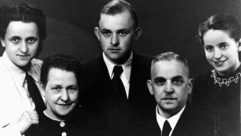 Willi Graf und seine Familie Willi Graf und seine Familie. Quelle: Fotoarchiv Anneliese Knoop-Graf