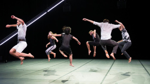 Centre Chorégraphique: Are friends electric? Foto: Laurent Philippe Centre Chorégraphique: Are friends electric? Foto: Laurent Philippe