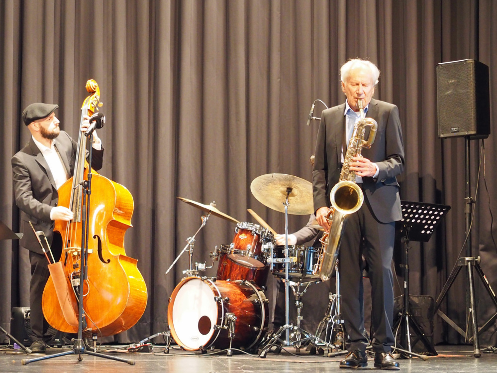 Festliche Ehrenbürgerverleihung: Musik mit August Wilhelm Scheer (Saxophon) und Band Festliche Ehrenbürgerverleihung: Musik mit August Wilhelm Scheer (Saxophon) und Band