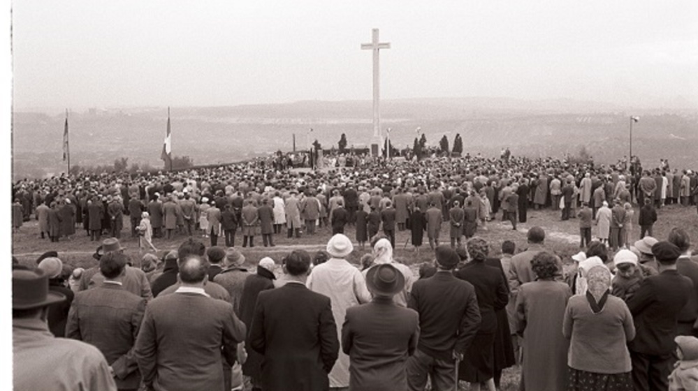 Eröffnung der Gartenschau mit einem Festakt auf den Spicherer Höhen - Am 23. April 1960 um 13.00 Uhr wurde die Deutsch-Französische Gartenschau offiziell eröffnet. Zuvor fand am Ehrenmal auf den Spicherer Höhen eine Gedenkfeier statt. Eröffnung der Gartenschau mit einem Festakt auf den Spicherer Höhen