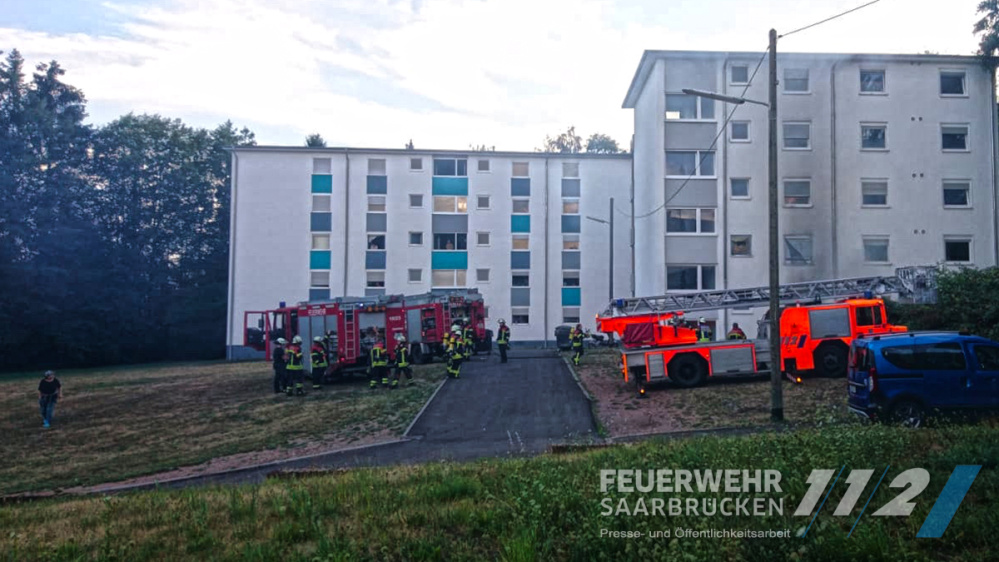 Brand von Unrat an Gebäude Brand von Unrat an Gebäude