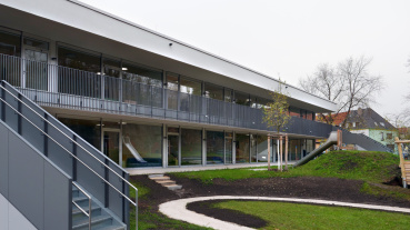 Außengelände der Kita In den Hanfgärten in Burbach Image