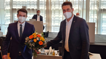 OB Conradt (r.) mit dem gewählten Baudezernenten Patrick Berberich Image