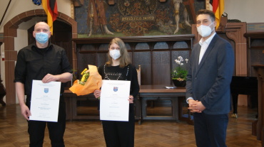 Verleihung des Hans-Bernhard-Schiff-Literaturpreises 2020: Preisträger Guy Helminger und Avy Gdańsk sowie OB Conradt Image