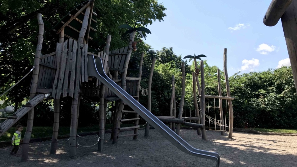 Der Dschungelspielplatz Leipziger Wiesen. Der Dschungelspielplatz Leipziger Wiesen.