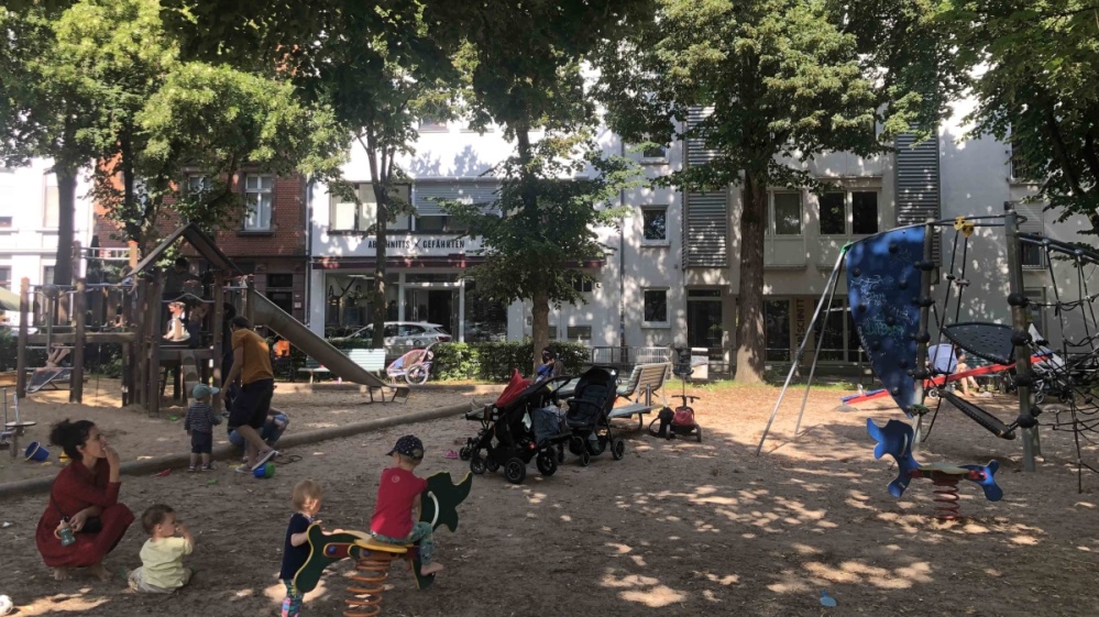 Ein weiterer Spielplatz befindet sich im Nauwieser Viertel. Ein weiterer Spielplatz befindet sich im Nauwieser Viertel.
