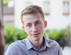 Adrian Wegener - Gründer und Geschäftsführer von Eye Build It / Frontalaufnahme Forntalaufnahme des Geschäftsführers von Eye Build It, Adrian Wegener