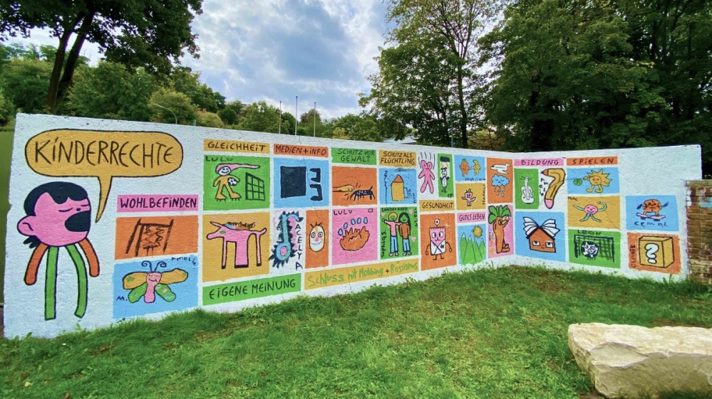 Übergabe der 2. Kinderrechte-Station im Jugendhilfezentrum der Landeshauptstadt Übergabe der 2. Kinderrechte-Station im Jugendhilfezentrum der Landeshauptstadt