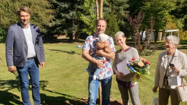 OB Conradt, die Eltern Beate und Andreas Hemmer mit Felia Marie und die stolze Oma Image