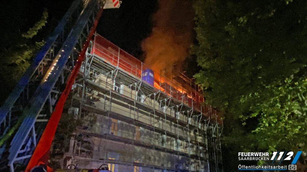 Dachstuhlbrand - Altes Werk - Brebach Dachstuhlbrand - Altes Werk - Brebach