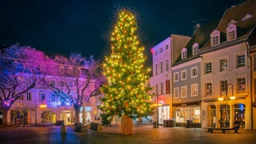 Weihnachtsbaum St. Johanner Markt (Quelle: Marc Vamos) Image
