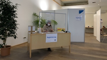 Impfstation am St. Johanner Markt (Quelle: Landeshauptstadt Saarbrücken) Image
