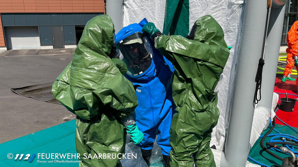 Gefahrguteinsatz - 200 Liter Natronlauge ausgelaufen Gefahrguteinsatz - 200 Liter Natronlauge ausgelaufen