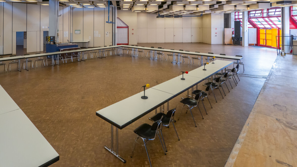 Festsaal des Bürgerhauses Burbach. Festsaal Bürgerhaus Burbach