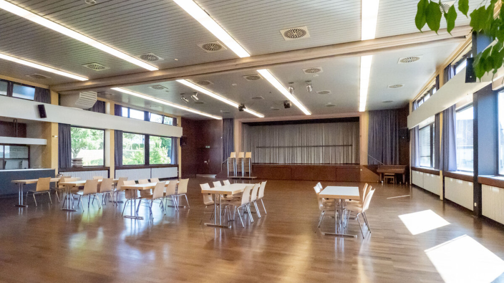 Saal der Festhalle Bischmisheim Saal der Festhalle Bischmisheim