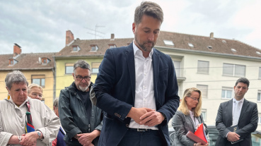 OB Conradt bei der Stolpersteinverlegung für die Familie Deresiewicz Image