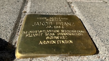 Landeshauptstadt verlegt erstmals Stolperstein in Ensheim für Jakob Franz Image