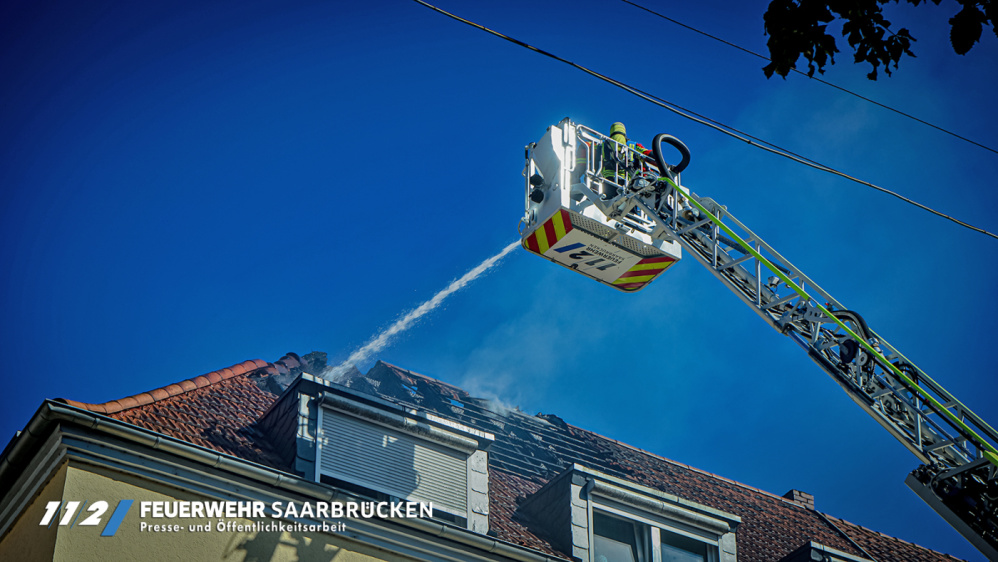Einsatz Dachstuhlbrand in Alt-Saarbrücken Einsatz Dachstuhlbrand in Alt-Saarbrücken