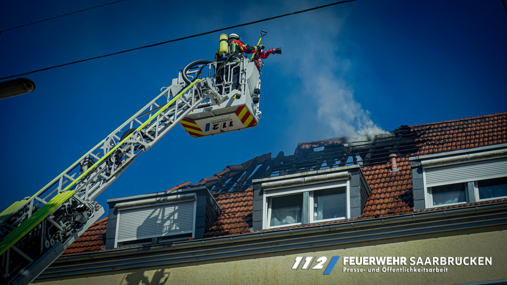 Einsatz Dachstuhlbrand in Alt-Saarbrücken Einsatz Dachstuhlbrand in Alt-Saarbrücken