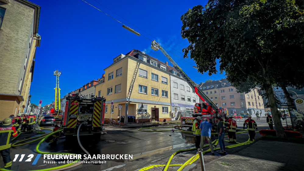 Einsatz Dachstuhlbrand in Alt-Saarbrücken Einsatz Dachstuhlbrand in Alt-Saarbrücken