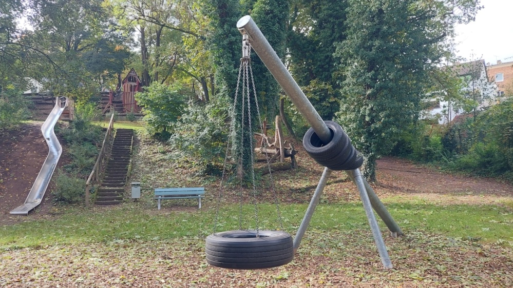 Die Außenanlage des im Oktober 2023 wiedereröffneten Abenteuerspielplatzes Meiersdell Die Außenanlage des im Oktober 2023 wiedereröffneten Abenteuerspielplatzes Meiersdell