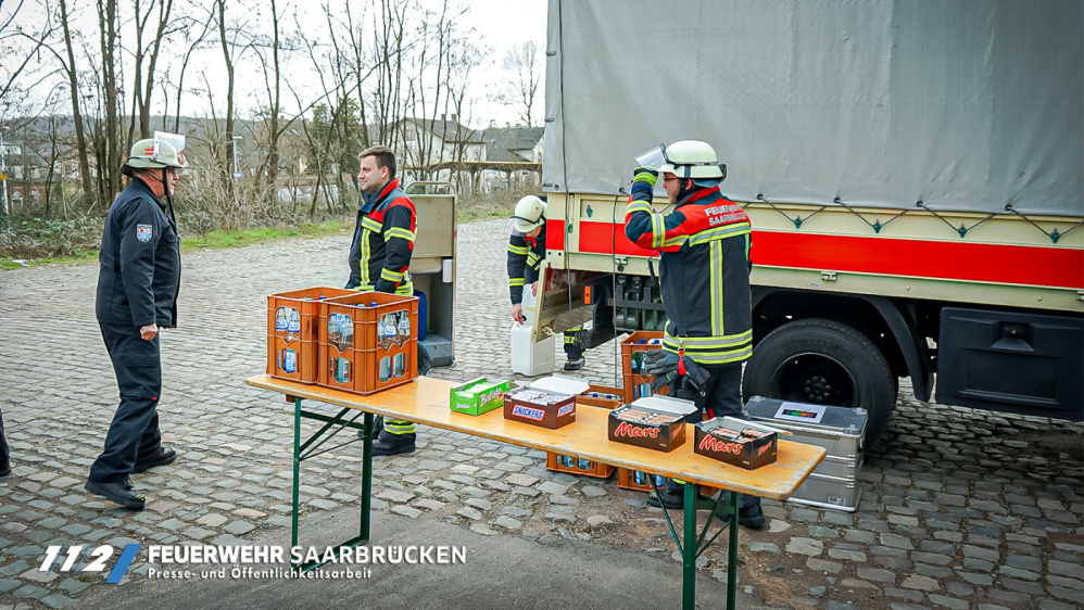 Einsatzbilder - Gebäudebrand Zum Güterbahnhof in Dudweiler Einsatzbilder - Gebäudebrand Zum Güterbahnhof in Dudweiler