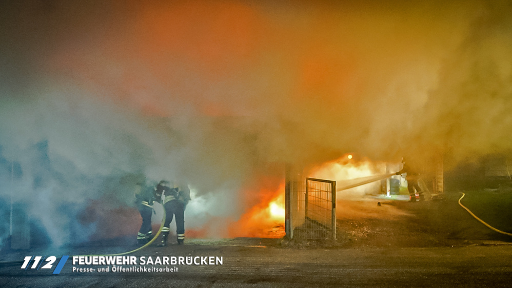 Einsatzbilder - Brand Garagenkomplex in Bischmisheim Einsatzbilder - Brand Garagenkomplex in Bischmisheim