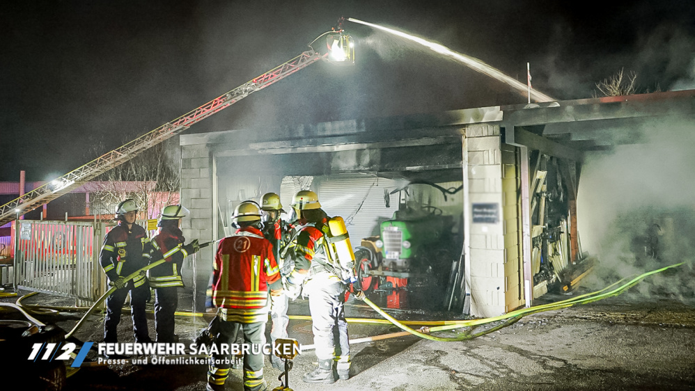 Einsatzbilder - Brand Garagenkomplex in Bischmisheim Einsatzbilder - Brand Garagenkomplex in Bischmisheim
