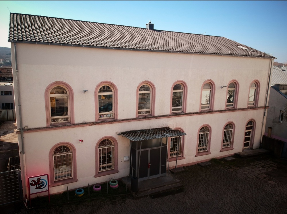 Jugendzentrum Burbach Jugendzentrum Burbach Außenansicht Gebäude