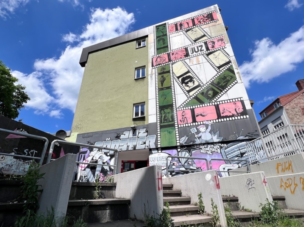 Jugendzentrum Försterstraße Jugendzentrum Försterstraße Außenansicht Gebäude