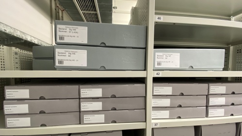 Die fachgerecht in Archivkartons verpackte Sammlung Werner Eckels im Magazin des Stadtarchivs. Die fachgerecht in Archivkartons verpackte Sammlung Werner Eckels im Magazin des Stadtarchivs.