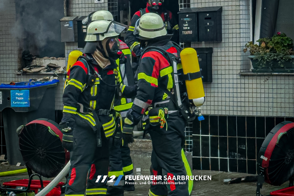 Brand Mehrfamilienhaus in Dudweiler Brand Mehrfamilienhaus in Dudweiler
