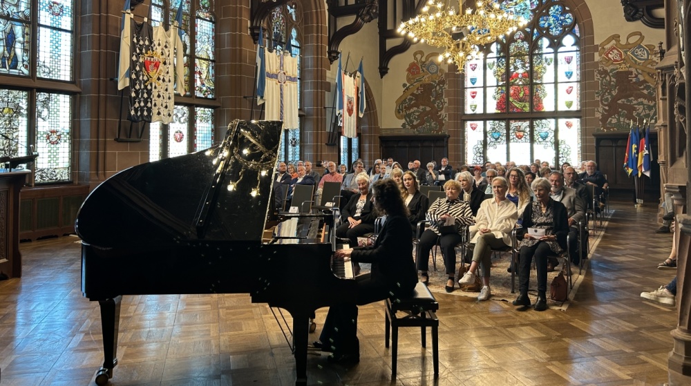 Rathausfestsaal Flügel mit Publikum im Rathausfestsaal
