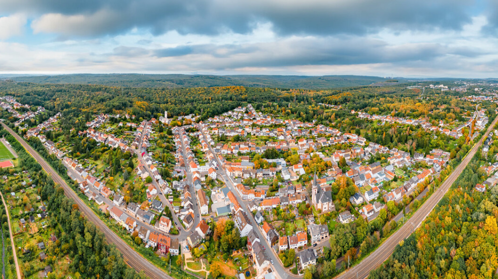 Herrensohr von Oben Stadtansicht von Oben auf viele Häuser und Wald
