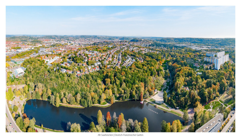 Deutsch-Französischer Garten von Oben Ansicht von Oben über See und Stadt