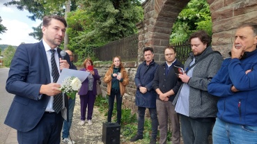 Stolpersteinverlegung in Erinnerung an Peter Baptist Hergott in Eschringen Image