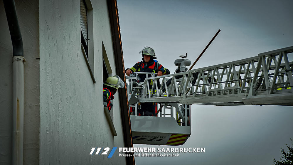 Einsatzbilder - Dachstuhlbrand in Dudweiler Einsatzbilder - Dachstuhlbrand in Dudweiler