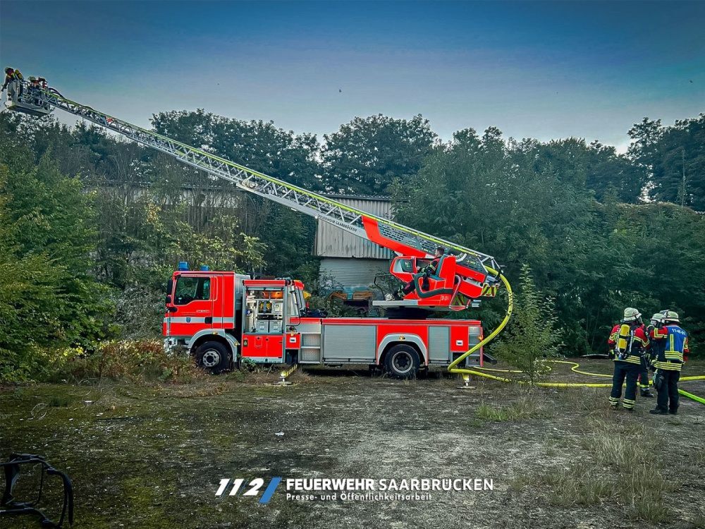 Einsatzbilder - Brand in ehemaliger Reithalle Einsatzbilder - Brand in ehemaliger Reithalle