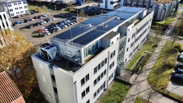 Photovoltaikanlage auf dem Dach des IKS-Betriebsgebäudes in der Nell-Breuning-Allee 1 Image