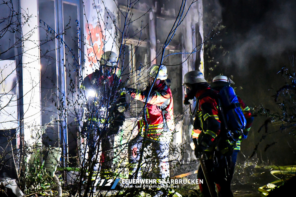 Foto: Brand leerstehenden Gebäude Foto: Brand leerstehenden Gebäude