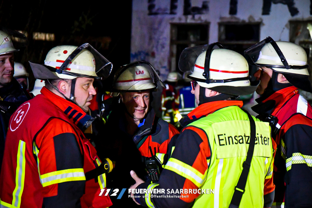 Foto: Brand leerstehenden Gebäude Foto: Brand leerstehenden Gebäude