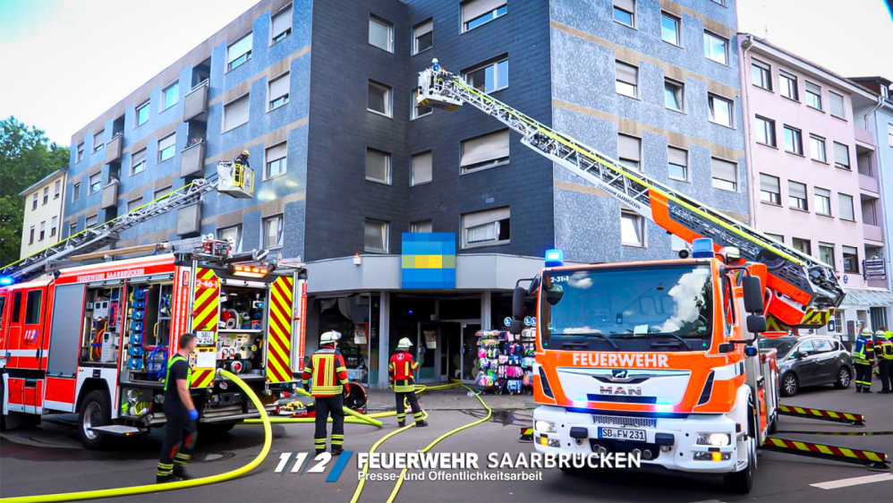 Einsatzbilder: Brand Ladenlokal Steinstraße - Malstatt Einsatzbilder: Brand Ladenlokal Steinstraße - Malstatt