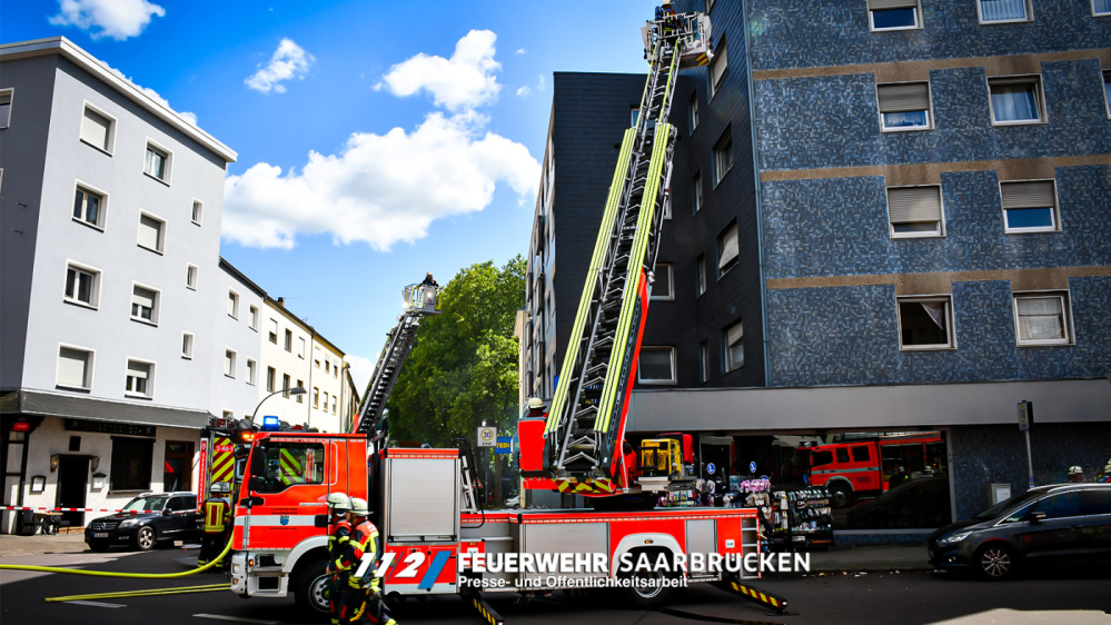 Einsatzbilder: Brand Ladenlokal Steinstraße - Malstatt Einsatzbilder: Brand Ladenlokal Steinstraße - Malstatt